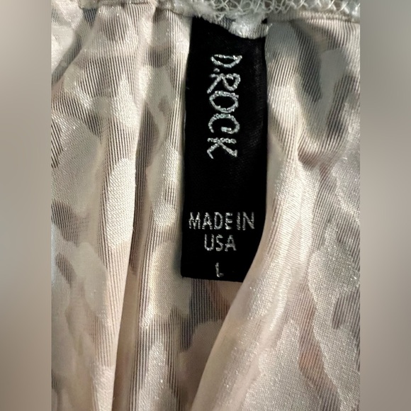 D Rock sheer cream leopard pattern crop top - Picture 4 of 4